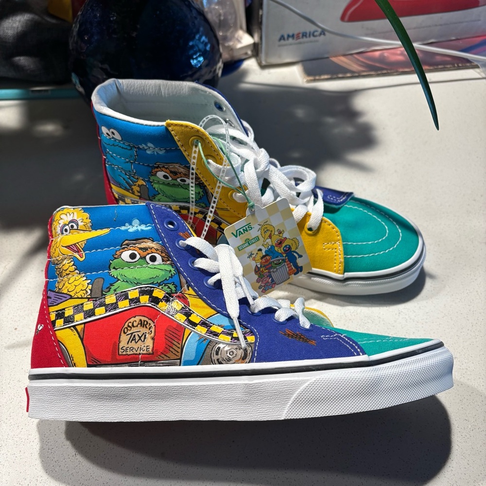 Vans Sesame Street Sk8 Hi Oscar's Taxi Service Sneakers women 7.5 men 6 38 NWT - Picture 2 of 7